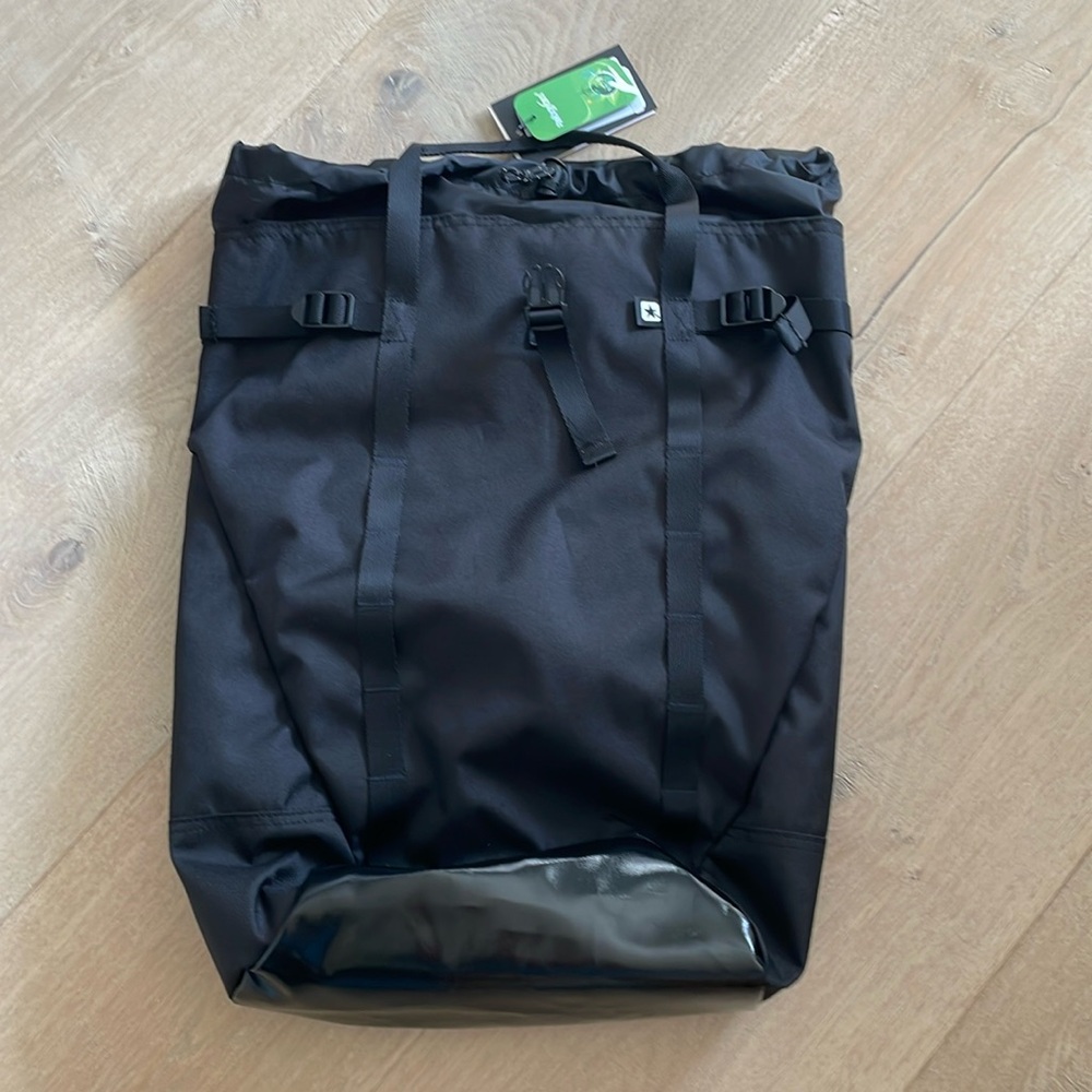 NWT Converse Black Bucket Backpack. One Size.